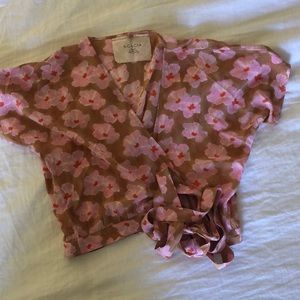 Acacia Silk wrap top Mahalo print size Small